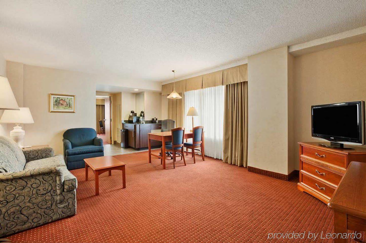 Embassy By Hilton Columbus Hotel 4*