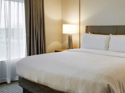 Hotel Embassy By Hilton Columbus Dublin